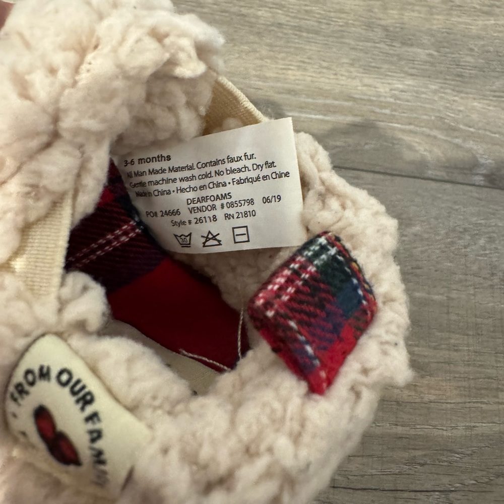 Dearfoams Red and Cream Cozy Slippers - Picture 3 of 3
